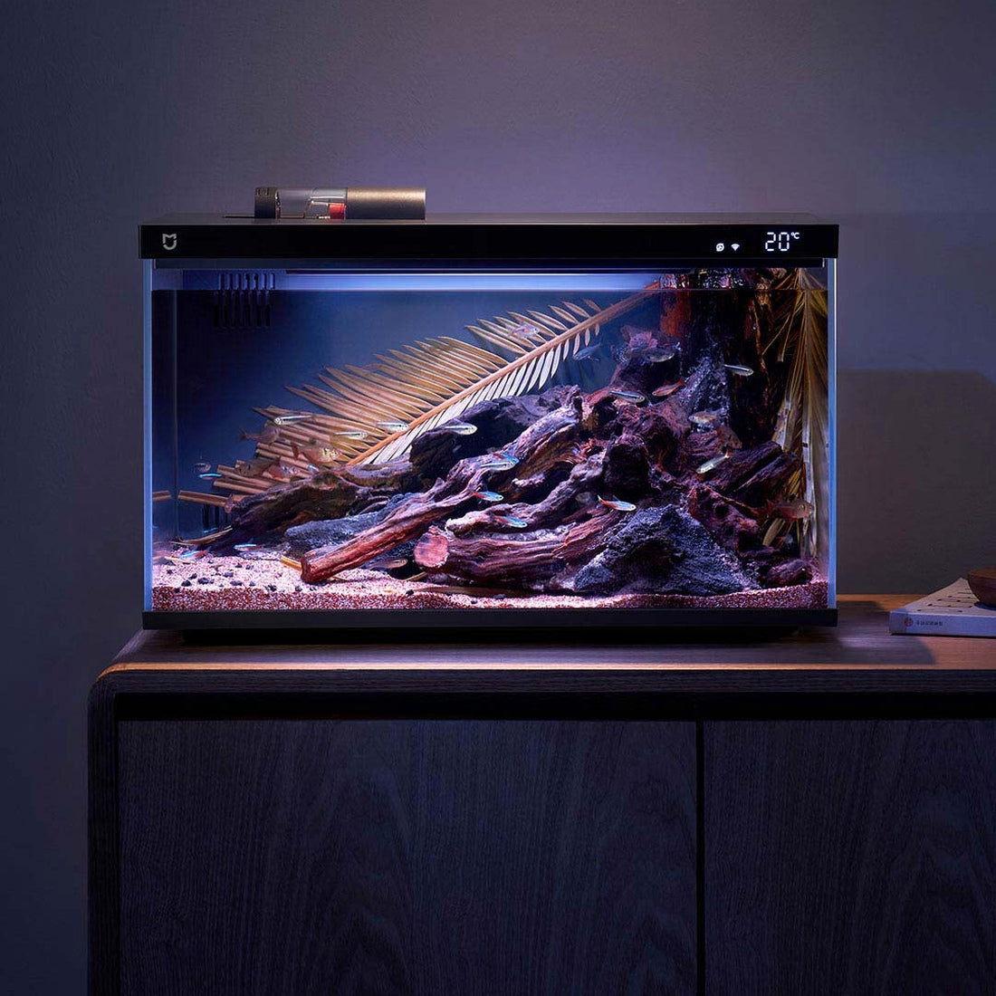 Xiaomi Mijia Smart Fish Tank 20L, manufacturer aquarium setup illustration; fish and decoration not included