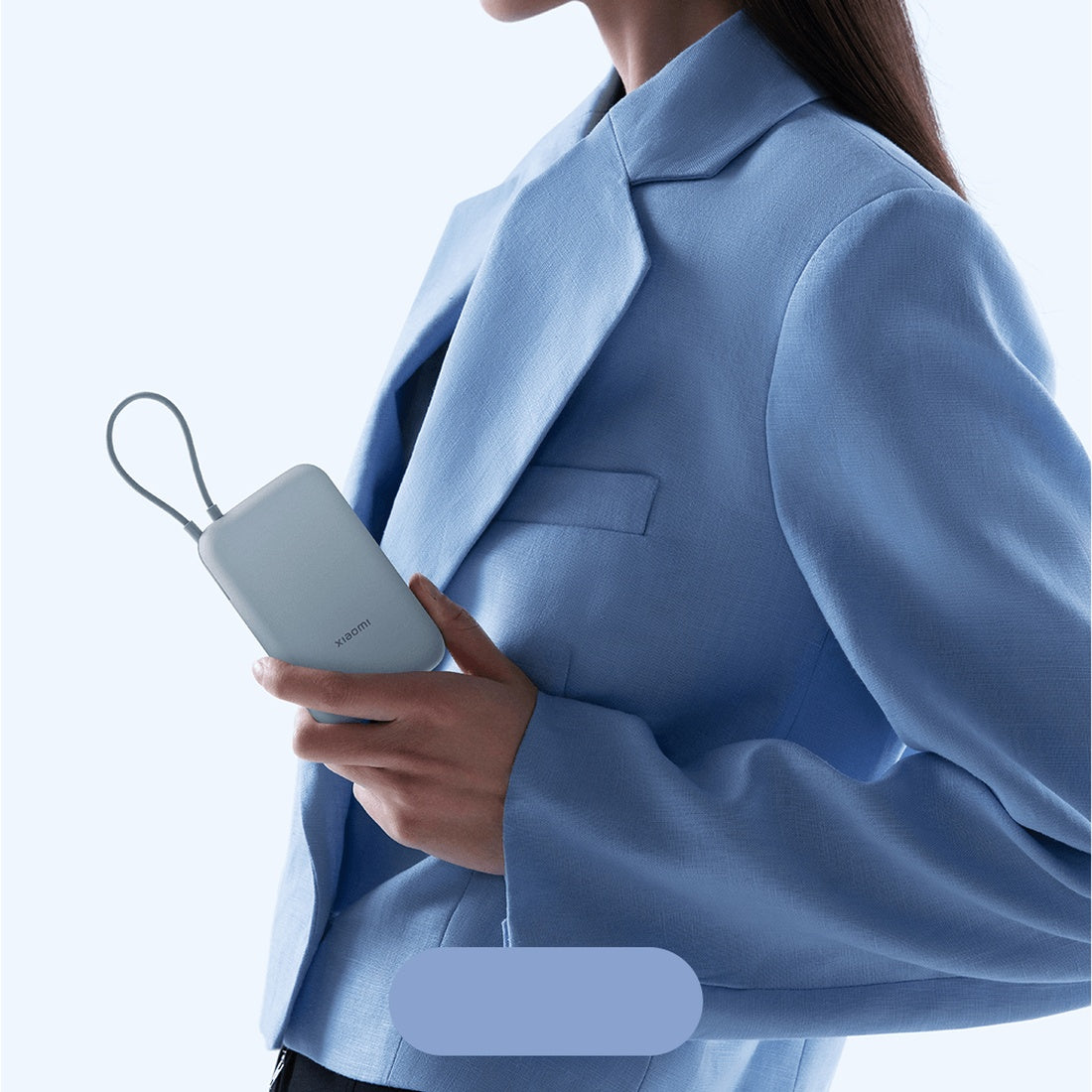 Xiaomi Power Bank 10000mAh Integrated Cable Ice Blue used while travelling