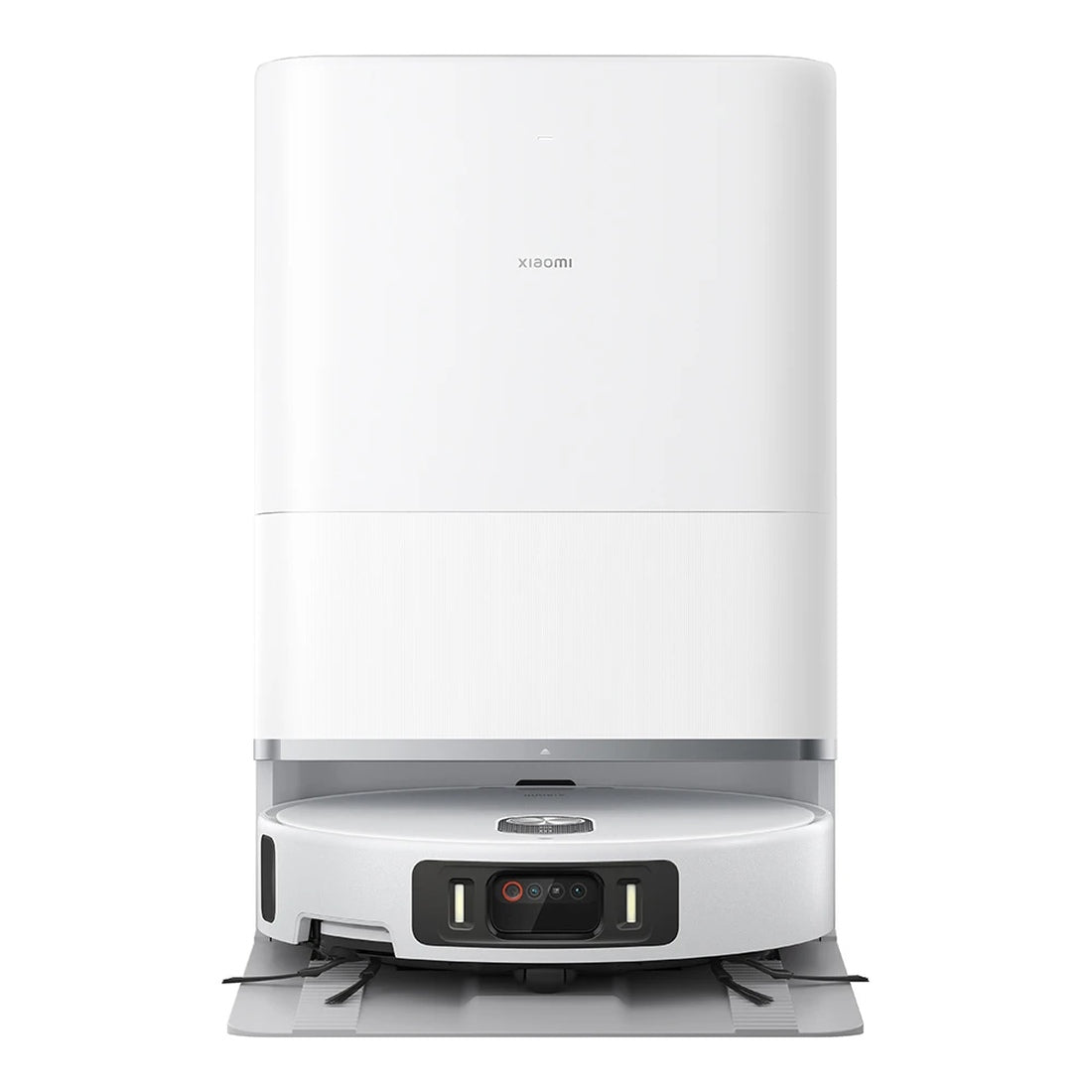 Xiaomi Robot Vacuum 6 Pro EU white with omni station on a white background
