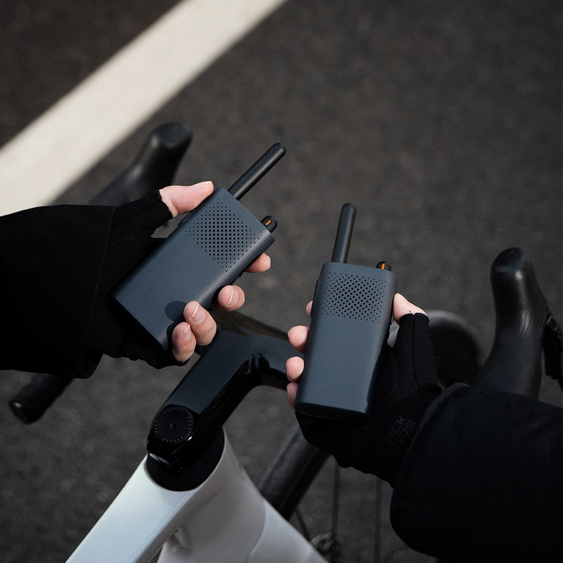 Xiaomi Walkie Talkie 3 Chat Edition handheld use outdoors
